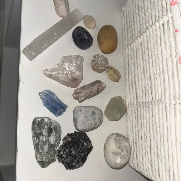 Natural Mixed Crystal and Stone Display Set - Picture 2 of 5